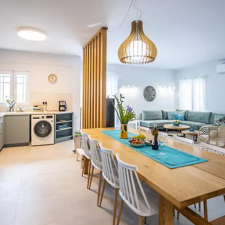 Casa George Daire Resmo