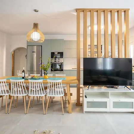 Casa George * 罗希姆诺